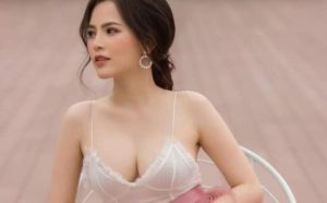 Read more about the article Phi Huyền Trang – Sexy trong từng khung ảnh!